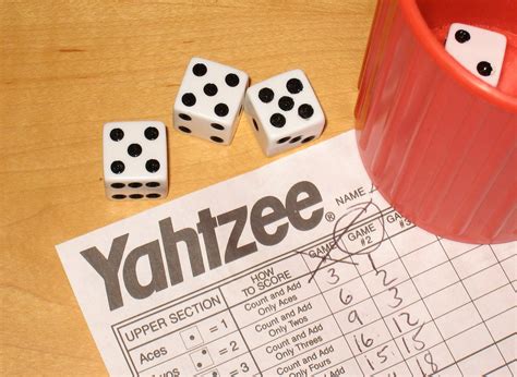 what is yahtzee game.